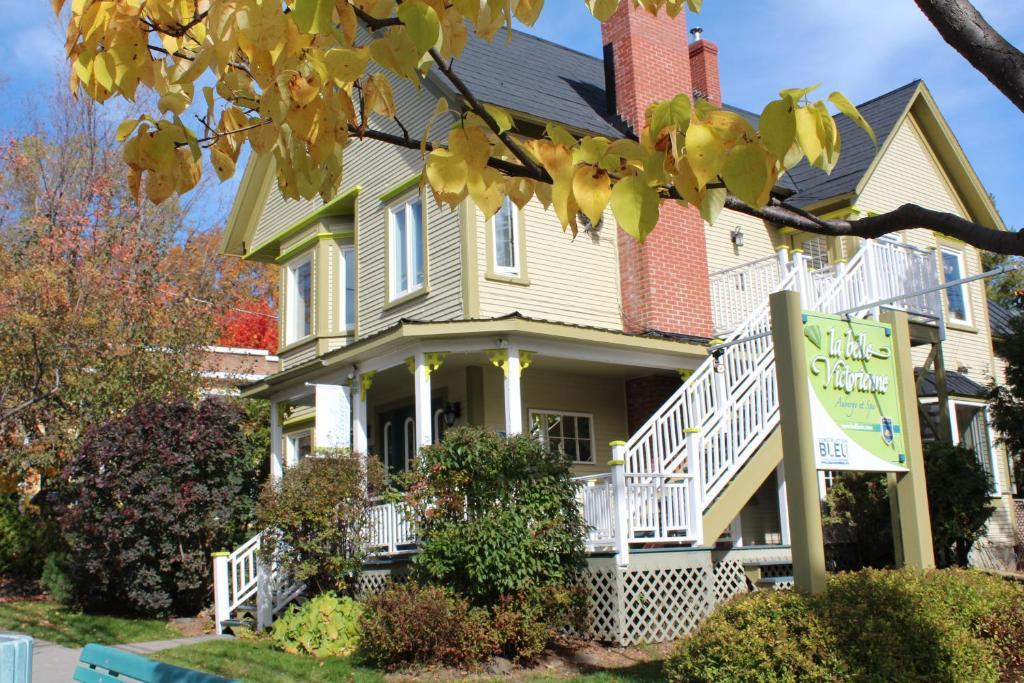 La Belle Victorienne Hotel Magog Exterior photo