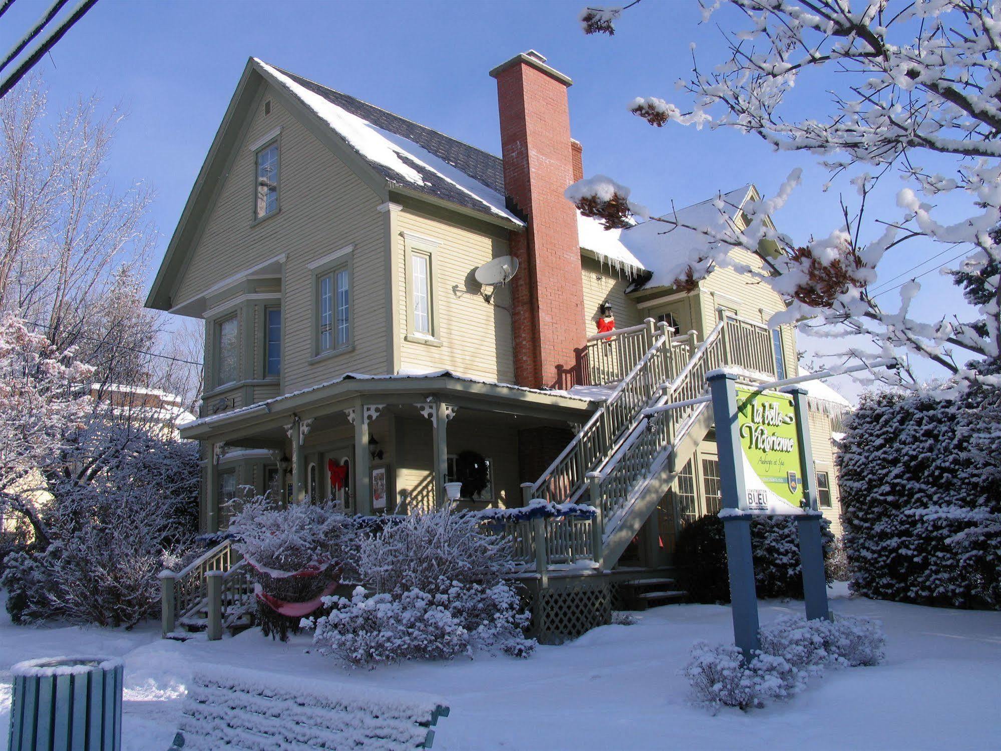 La Belle Victorienne Hotel Magog Exterior photo